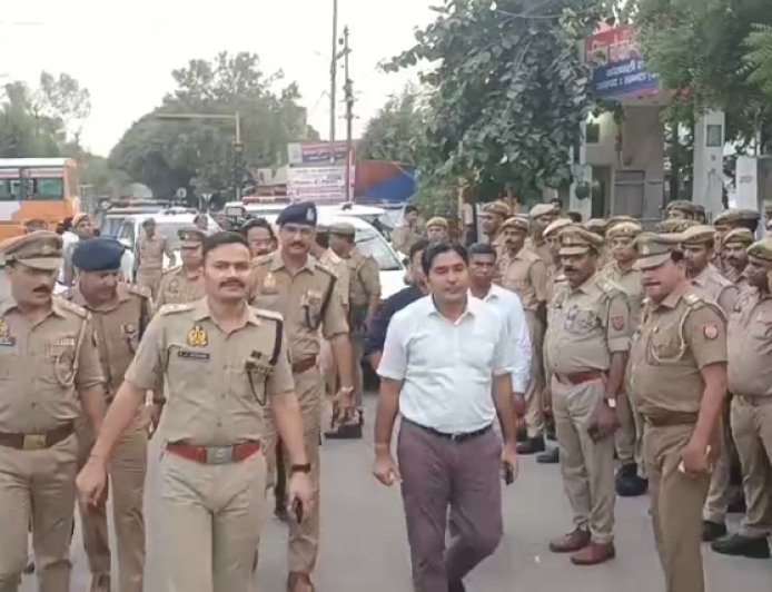 Sambhal : बकरीद पर सम्भल प्रशासन अलर्ट: 5 जोन-16 सेक्टर में सुरक्षा व्यवस्था, सार्वजनिक स्थानों पर नमाज़ और प्रतिबंधित पशु की कुर्बानी पर सख्ती
