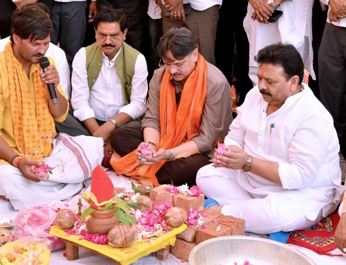 Lucknow : सरोजनी नगर उप निबंधक कार्यालय के नए भवन का शिलान्यास, रजिस्ट्री कार्यों में जनता को मिलेगी सहूलियत