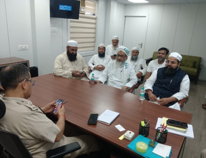 पीतमपुरा तोड़फोड़ मामला- विधायक के खिलाफ कानूनी कार्रवाई के लिए जमीयत ने पुलिस को सौंपा ज्ञापन