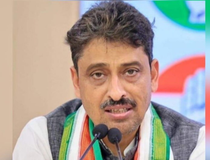 Saharanpur : सहारनपुर कांग्रेस में सामने आई गुटबाजी, आगामी चुनावों से पहले संगठन की एकता पर उठे सवाल और सांसद इमरान मसूद ने किया बड़ा एलान