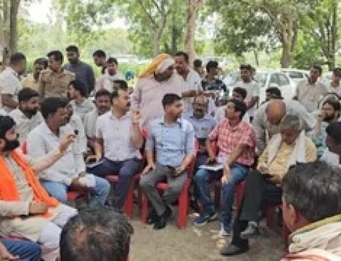 Ayodhya : विधायक की अधिकारियों को सख्त चेतावनी, लापरवाही मिलने पर तय होगी व्यक्तिगत जिम्मेदारी