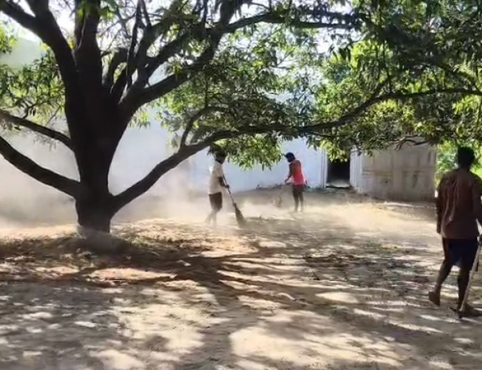 Sambhal: ईदुल अज़हा पर सम्भल नगर पालिका अलर्ट: 37 वार्डों में सफाई अभियान, मेन रोड्स पर पेट्रोलिंग और डंपिंग ग्राउंड तैयार। 