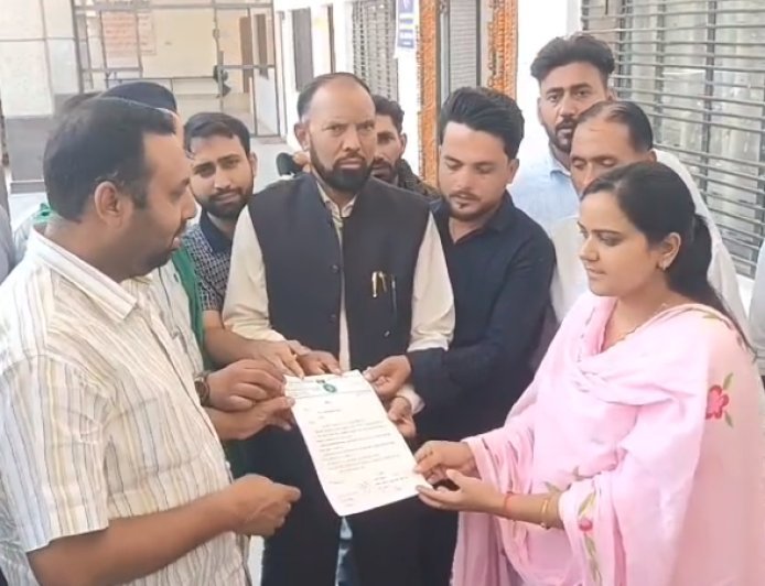Sambhal: ईदुल अज़हा पर AIMIM ने प्रशासन को सौंपा ज्ञापन, कहा- कुर्बानी में न हो रुकावट, अमन-चैन रहे कायम।