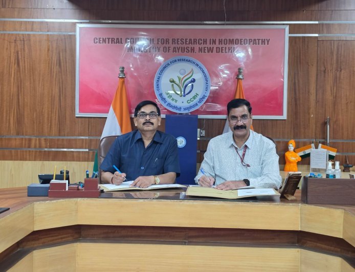 Lucknow : नेशनल होम्योपैथिक मेडिकल कॉलेज लखनऊ और केंद्रीय होम्योपैथी अनुसंधान परिषद के बीच समझौता, शोध को मिलेगा बढ़ावा