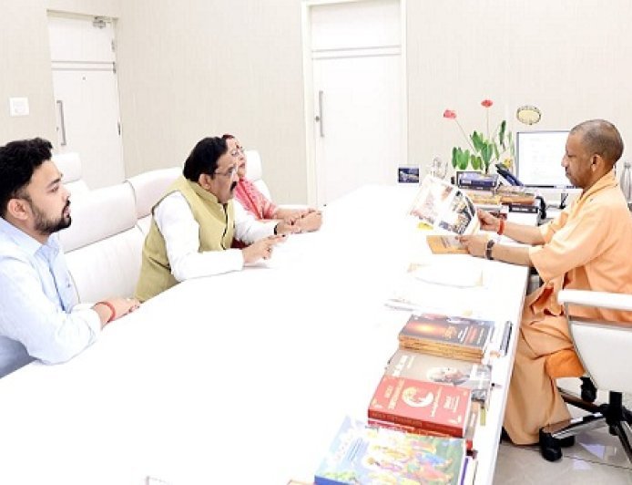 Hardoi Special: हरदोई के समग्र विकास को लेकर मुख्यमंत्री से की गईं बड़ी मांगें: कचहरी जीर्णोद्धार से लेकर इंजीनियरिंग कॉलेज व स्पोर्ट्स स्टेडियम तक शामिल। 
