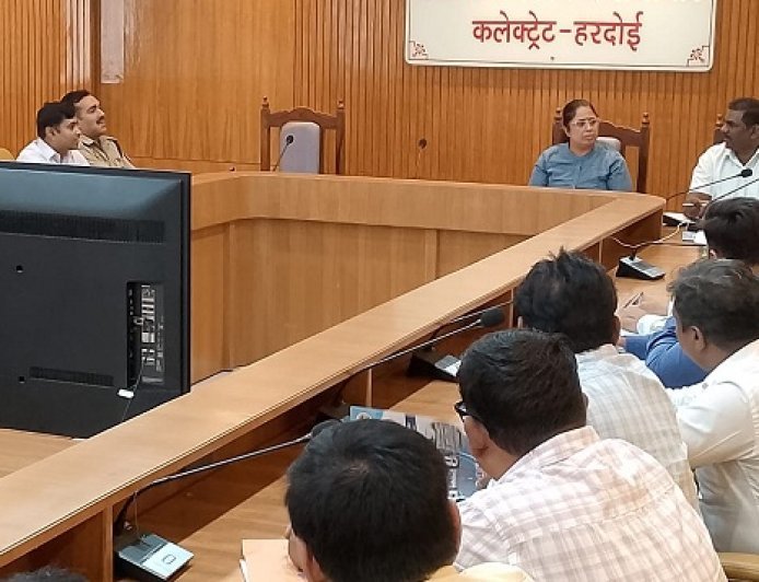 Hardoi: उत्तर प्रदेश संयुक्त बी0एड0 प्रवेश परीक्षा, दो पालियों में 6 परीक्षा केन्द्रों पर होगी- एडीएम