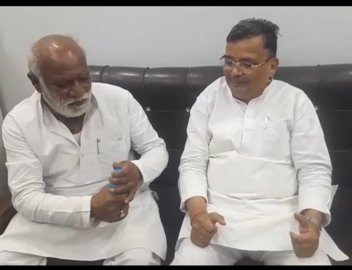 Hathras : विपक्ष तुष्टिकरण की राजनीति से फैला रहा भ्रम, भाजपा सरकार में सभी त्योहार सुरक्षित- पर्यटन मंत्री जयवीर सिंह