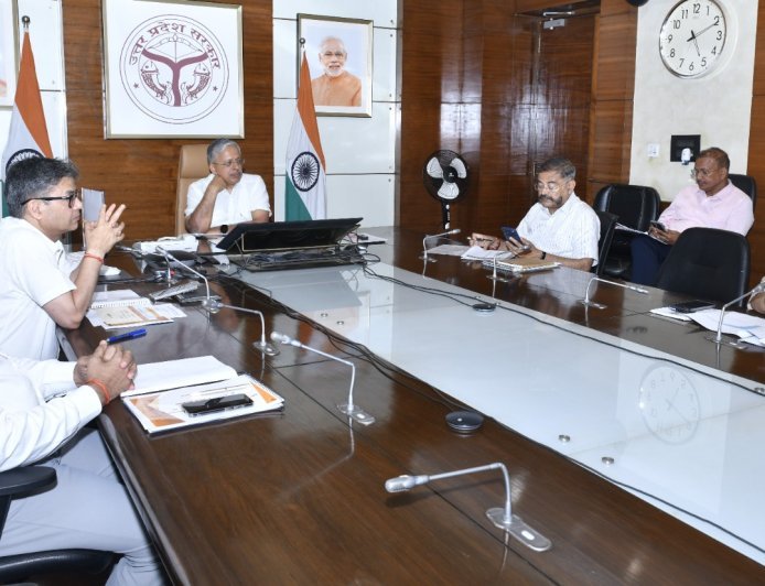 Lucknow : पंचायतीराज विभाग की 5 साल की उपलब्धियों से प्रभावित हुए मुख्य सचिव, नए पदों को दी मंजूरी