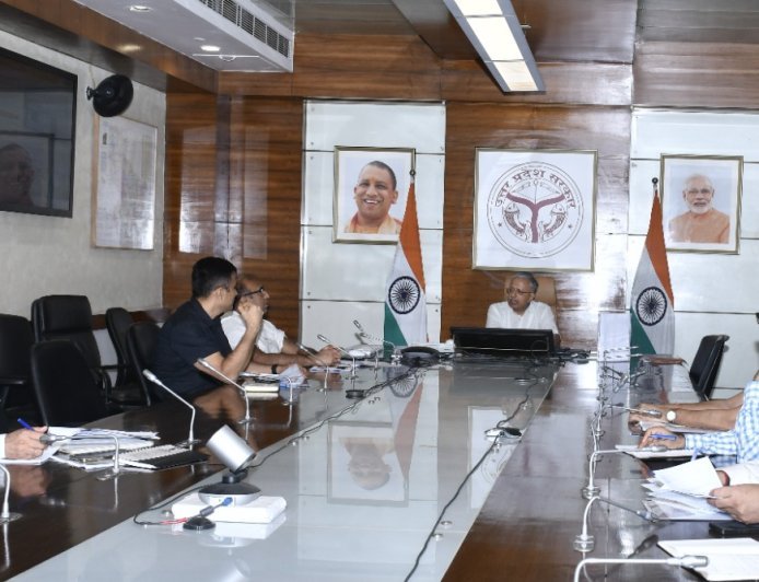Lucknow : उत्तर प्रदेश में जनगणना कार्य में तेजी लाने और टीजीटी परीक्षा को निष्पक्ष कराने के लिए मुख्य सचिव ने दिए कड़े निर्देश