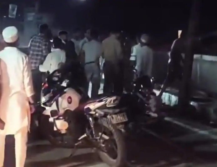 Deoband: उर्दू गेट के पास युवकों के दो गुटों में संघर्ष, कई घायल। 