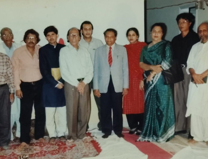 Special : 'लोग टूट जाते हैं एक घर बनाने में , तुम तरस नहीं खाते बस्तियां जलाने में'