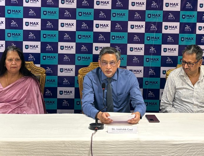 Saharanpur : मैक्स अस्पताल के डॉक्टरों ने जटिल सर्जरी कर निकाला टेनिस बॉल जितना बड़ा ब्रेन ट्यूमर, मरीज को वापस मिली चलने-फिरने की शक्ति