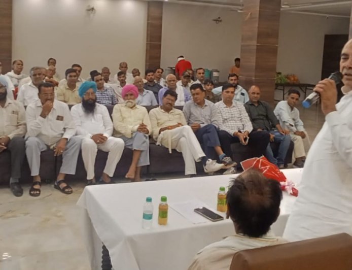 Hapur : अलग पश्चिम प्रदेश बनने तक आंदोलन रहेगा जारी, गढ़मुक्तेश्वर को राजधानी बनाने का प्रस्ताव- भगत सिंह वर्मा