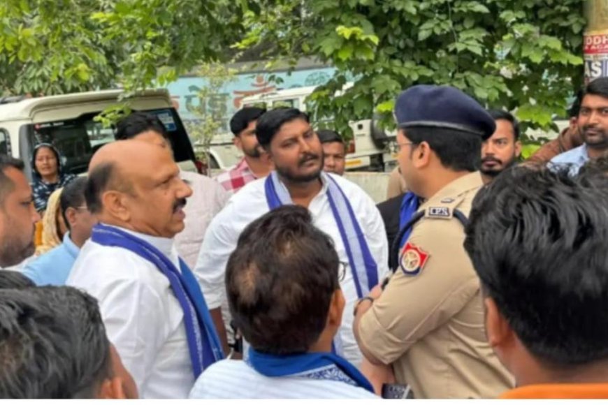 Saharanpur : दलित परिवारों के मकानों पर कार्रवाई के बाद प्रशासन और आजाद समाज पार्टी में समझौता, प्रदर्शन टला
