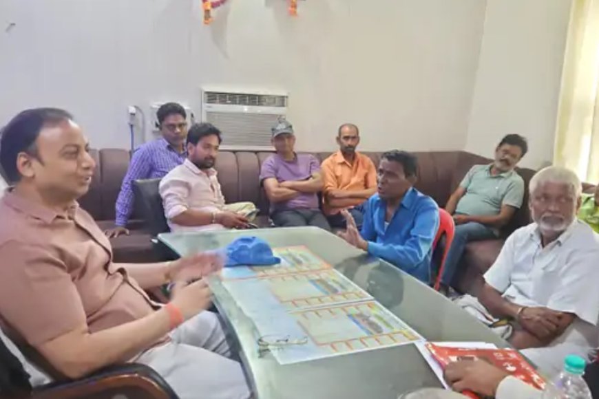 Hathras : सासनी में सफाई कर्मचारियों की हड़ताल जारी, अधिकांश मांगें मानने के बाद भी बकाया भुगतान पर अड़ा पेंच
