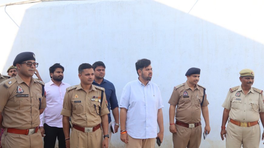 Hardoi : जिला कारागार का जिलाधिकारी और पुलिस अधीक्षक ने किया औचक निरीक्षण, व्यवस्थाओं को परखने के साथ बंदियों का जाना हाल