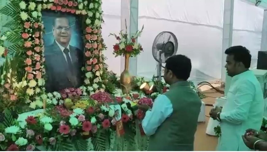 Lucknow : बीकाजी फूड्स के संस्थापक शिवरतन अग्रवाल 'फन्ना बाबू' का निधन, मंत्री नन्दी ने बीकानेर जाकर दी श्रद्धांजलि