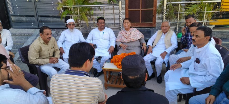 देवबन्द में पूर्व विधायक शशिबाला पुंडीर का जोरदार स्वागत, स्मार्ट कॉलोनी में कराया विद्युतीकरण।