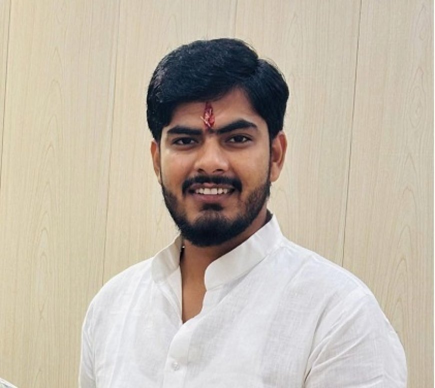 Hardoi: पूर्णकालिक जीवन से लौटे ऋषभ कात्यायन, भाजपा में शामिल होने की अटकलें तेज। 