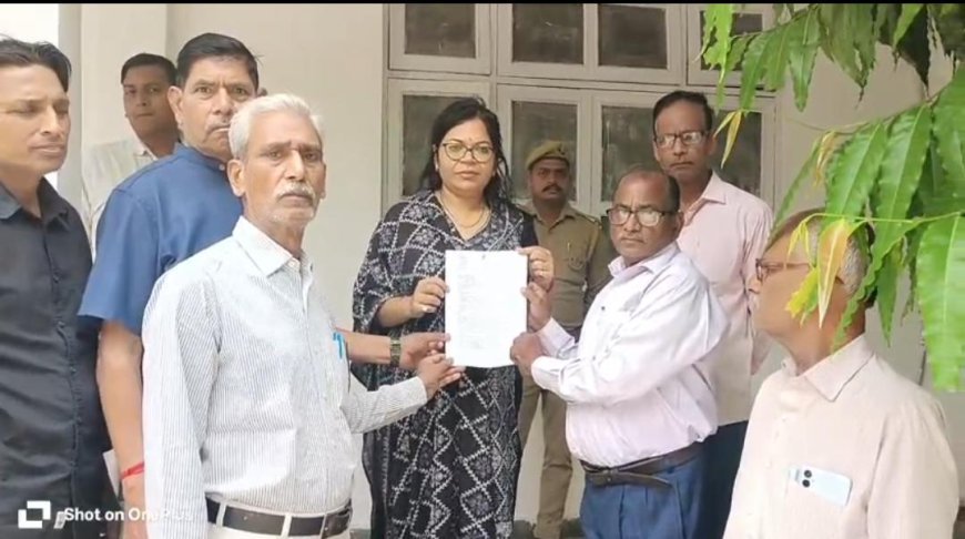 Sitapur: रसोई गैस संकट व जनसुनवाई-आरटीआई अव्यवस्था पर आजाद अधिकार सेना का ज्ञापन।
