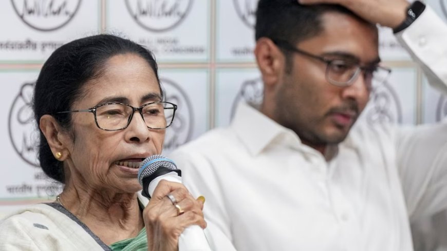ममता बनर्जी का चुनाव आयोग पर सीधा प्रहार, कहा- हमारी लड़ाई भाजपा से नहीं बल्कि चुनाव आयोग से थी।