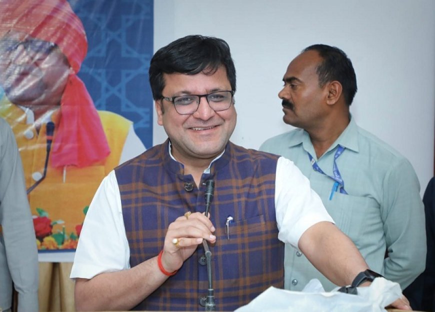 Lucknow: आबकारी विभाग ने बनाया नया कीर्तिमान: 2025-26 में 57,722 करोड़ से ज्यादा राजस्व, अप्रैल में लक्ष्य से अधिक वसूली। 