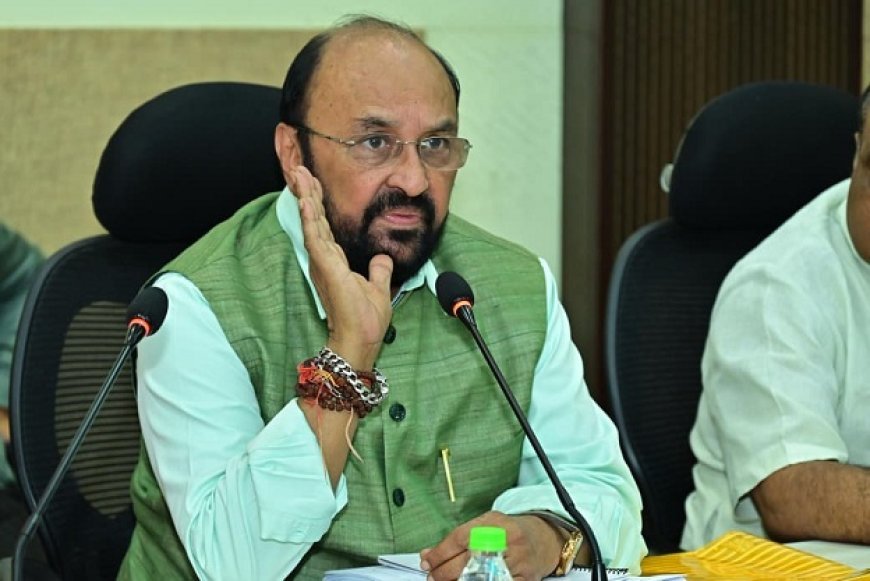 कानपुर में प्रभारी मंत्री योगेंद्र उपाध्याय की विकास एवं कानून व्यवस्था समीक्षा बैठक, दिए कड़े निर्देश।