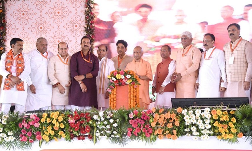 मुख्यमंत्री योगी का देवबंद से बड़ा संदेश, विपक्ष पर हमला, दारुल उलूम पर इशारों में वार।