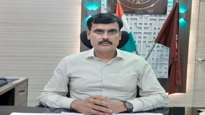 Ballia : राजस्व वसूली में तेजी लाएं विभाग, लक्ष्य के अनुसार करें कार्य - डीएम