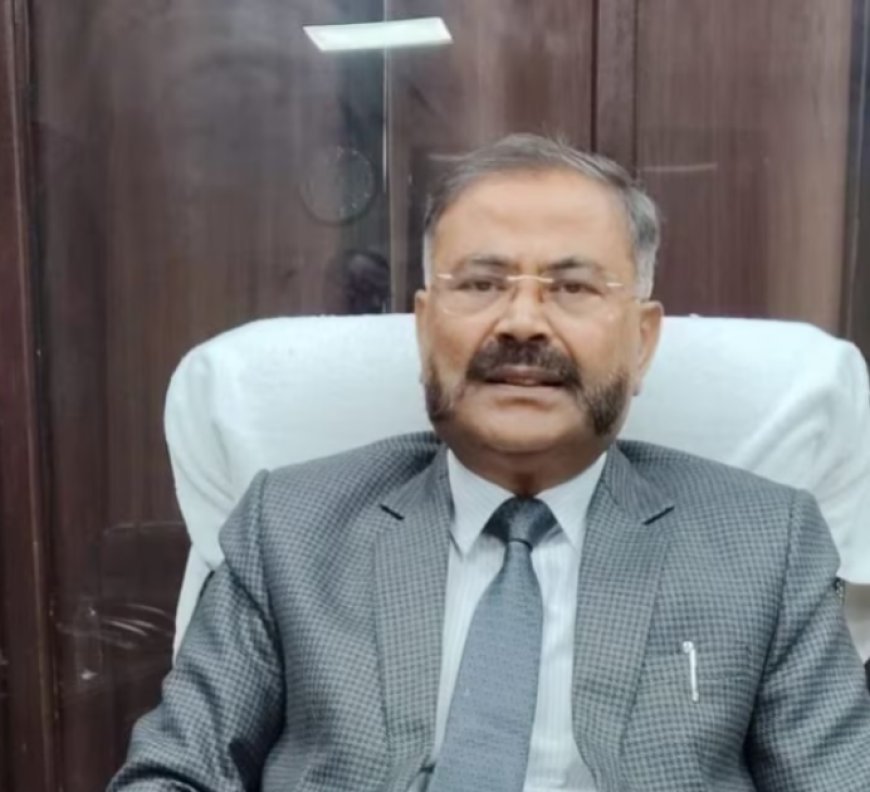 Lucknow : पारदर्शी एवं नकलविहीन वातावरण में सम्पन्न हुई प्रवक्ता संवर्ग की लिखित परीक्षा : डॉ. प्रशांत कुमार