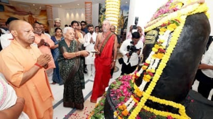 Varanasi : सनातन संस्कृति को पराजित नहीं किया जा सकता- मुख्यमंत्री योगी आदित्यनाथ