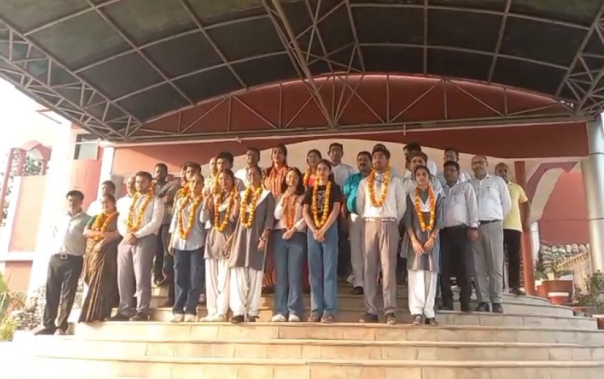 Ballia : बलिया के सेंट जेवियर्स स्कूल में सीबीएसई 12वीं में छात्राओं ने हासिल किया पहला स्थान