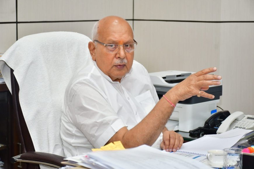 Lucknow : कृषि मंत्री ने सरदार वल्लभभाई पटेल कृषि विश्वविद्यालय के नवीन शैक्षणिक कार्यक्रमों के प्रस्तुतीकरण का अवलोकन किया