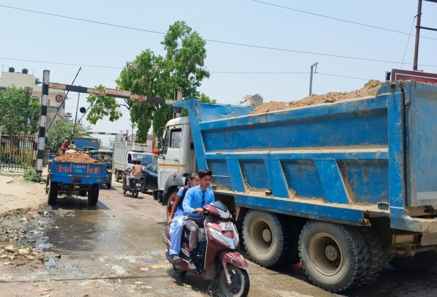 Hapur: खनन माफियाओं के आगे बेबस प्रशासन, शासन के आदेशों की खुलेआम उड़ रही धज्जियां। 