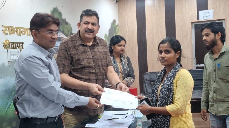 Sitapur: संपूर्ण समाधान दिवस में अपर जिलाधिकारी न्यायिक ने सुनीं फरियादें, कई मामलों का मौके पर निस्तारण।