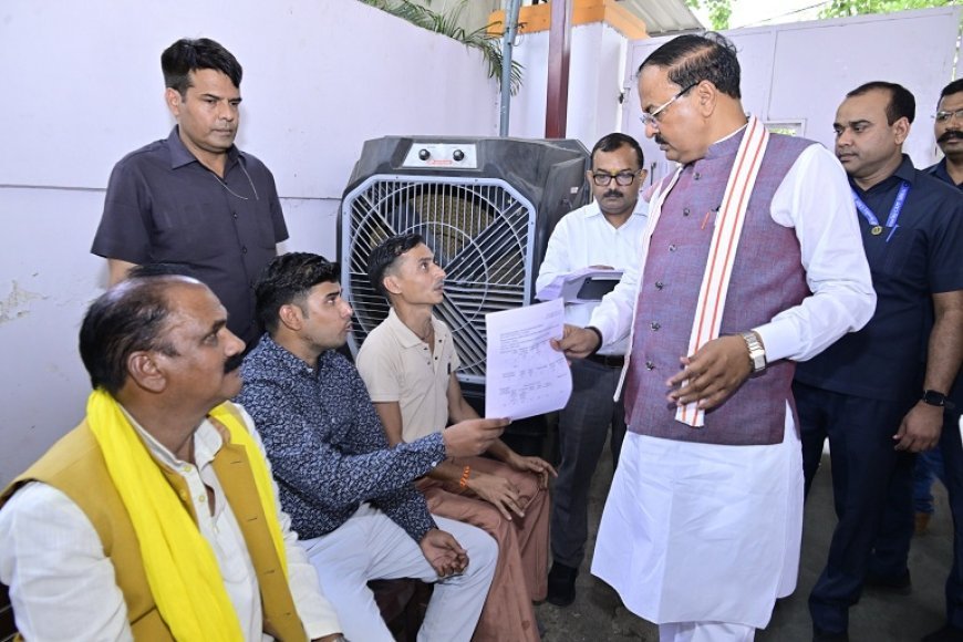 Lucknow: जनता दर्शन बना जनविश्वास का सशक्त माध्यम, उप मुख्यमंत्री केशव प्रसाद मौर्य ने सुनीं समस्याएं। 