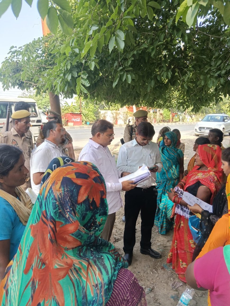 Sitapur : खैराबाद में बीडीओ के व्यवहार से नाराज दिव्यांगों का प्रदर्शन, एसडीएम के आश्वासन पर शांत हुए लोग