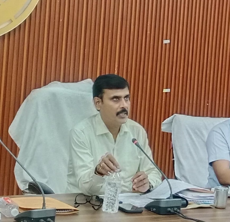 Ballia : यूपी बीएड प्रवेश परीक्षा को लेकर बलिया प्रशासन मुस्तैद, बत्तीस केंद्रों पर रहेगी सख्त नजर, लापरवाही पर दो मजिस्ट्रेटों का वेतन रोका