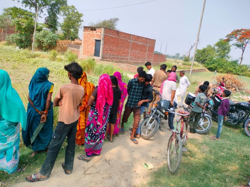 Ballia : रतसर में पानी के गड्ढे के पास मिला युवक का शव, जांच में जुटी पुलिस
