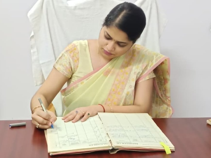 Ambedkarnagar : किसान दिवस पर जिलाधिकारी ईशा प्रिया ने सुनीं समस्याएं, अधिकारियों को दिए तुरंत सुधार के निर्देश