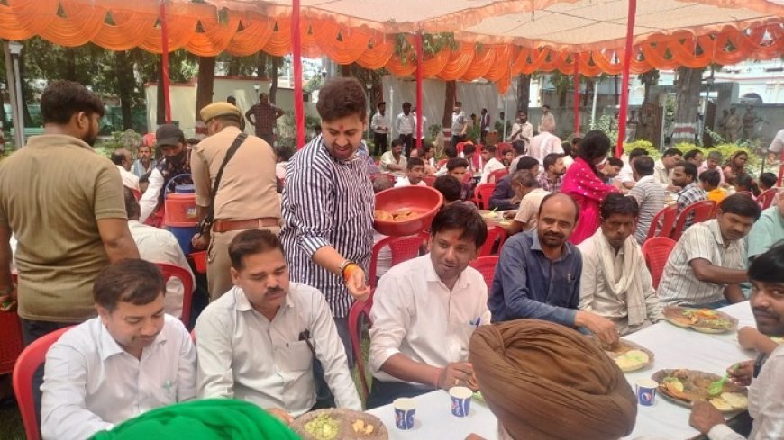 Hardoi: कलेक्ट्रेट परिसर में आयोजित विशाल भण्डारे का आयोजन किया गया।