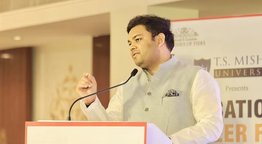 Lucknow : एजुकेशन एंड करियर फेयर 2026 में मंत्री संदीप सिंह ने युवाओं को नई शिक्षा नीति व कौशल विकास के लिए किया प्रेरित