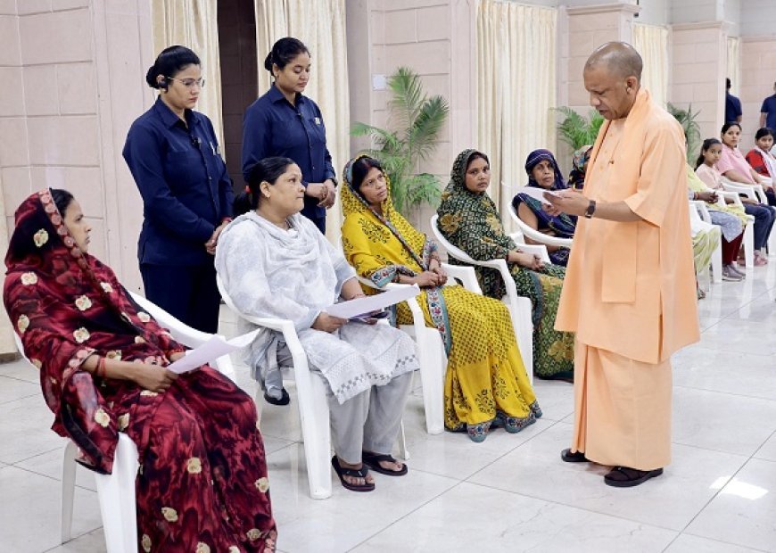 Lucknow: जनसुनवाई में दिखी संवेदनशील सरकार, मुख्यमंत्री बोले- किसी को नहीं होने देंगे परेशान। 