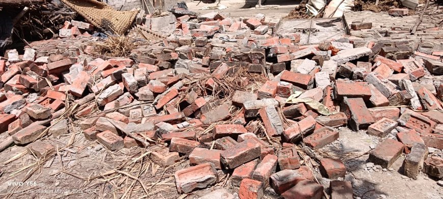 Sitapur : तेज आंधी का कहर- सीतापुर में दीवार गिरने से महिला और बुजुर्ग की मौत, तीन बच्चों समेत चार लोग घायल