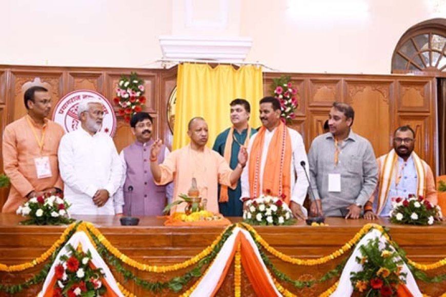 Prayagraj : 'चरैवेति-चरैवेति' मंत्र के साथ डबल इंजन सरकार निरंतर आगे बढ़ा रही विकास यात्रा- मुख्यमंत्री
