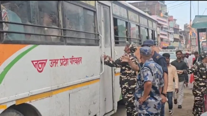 नेटवर्क मार्केटिंग के नाम पर कथित ठगी: कुशीनगर से 453 नेपाली नागरिक नेपाल पुलिस को सौंपे गए। 