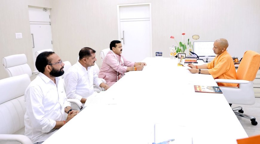 Hardoi : मुख्यमंत्री योगी आदित्यनाथ से मिले सांडी विधायक प्रभाष कुमार, विधानसभा क्षेत्र के विकास के लिए रखीं पांच बड़ी मांगें
