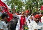 Hathras: महंगाई व किसानों की समस्याओं को लेकर सपा की साइकिल रैली, पुलिस से नोकझोंक। 