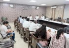 Sitapur : राशन वितरण व्यवस्था को बेहतर बनाने के लिए सांसद ने अधिकारियों के साथ की समीक्षा बैठक