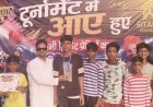 Sitapur: मस्जिद बाजार में मिनी क्रिकेट टूर्नामेंट का भव्य शुभारंभ, रोमांचक मुकाबले में मस्जिद 11 ने टिकरा जार 11 को 45 रन से हराया